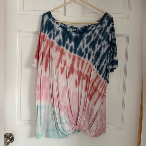 24/7 Maurices Tops - Tie-Dye short sleeve top with twist front